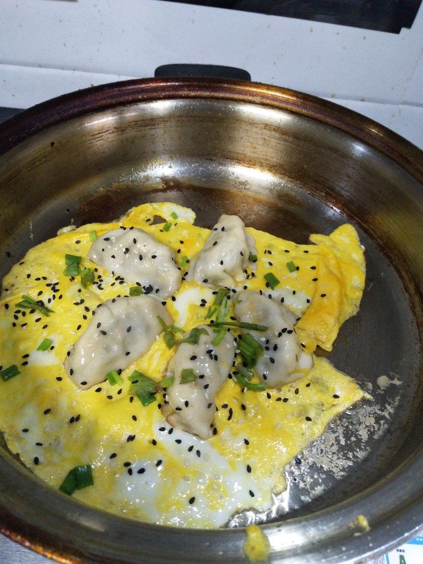蛋抱煎饺（速冻饺）