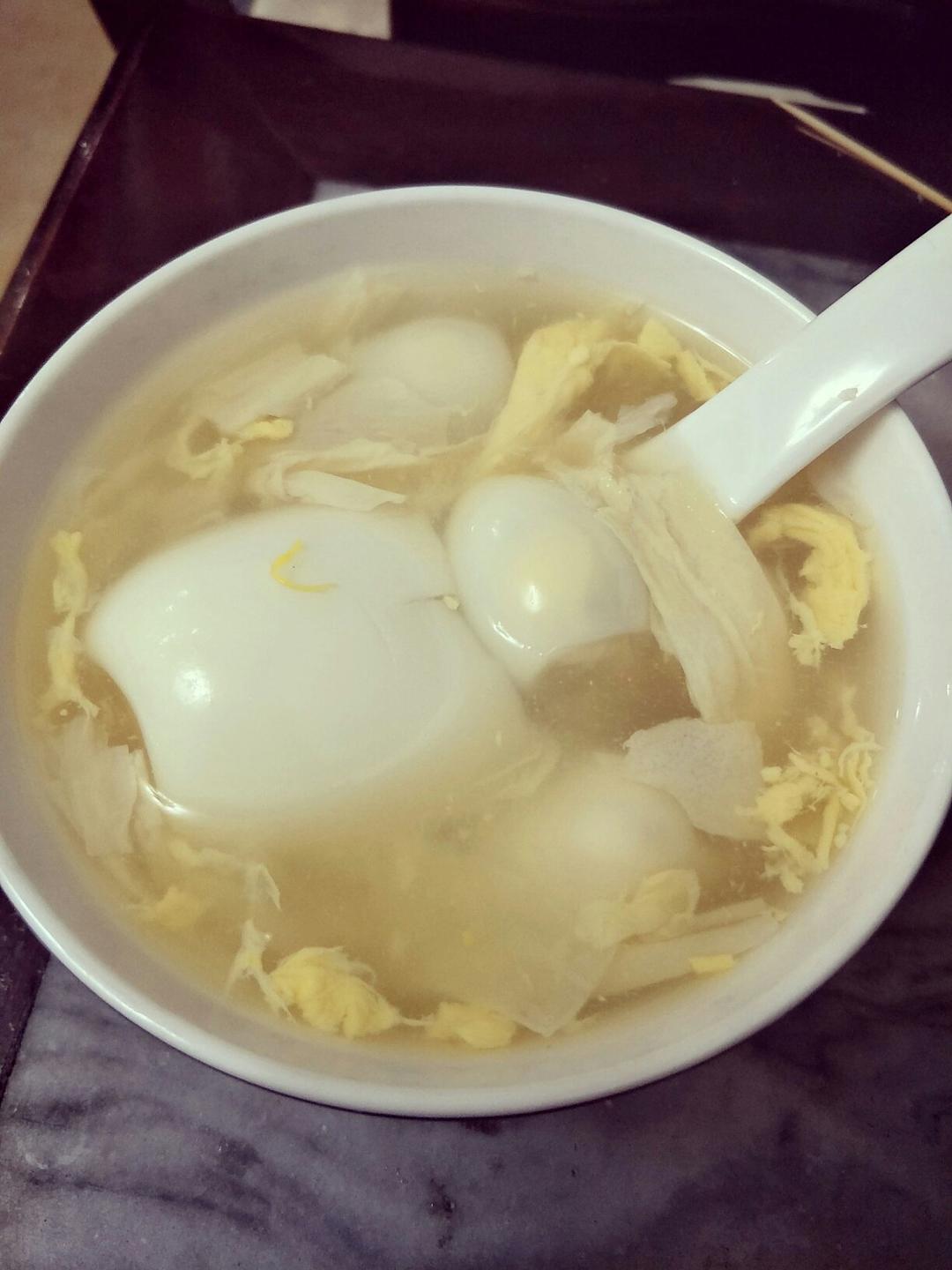 鹌鹑蛋白果糖水