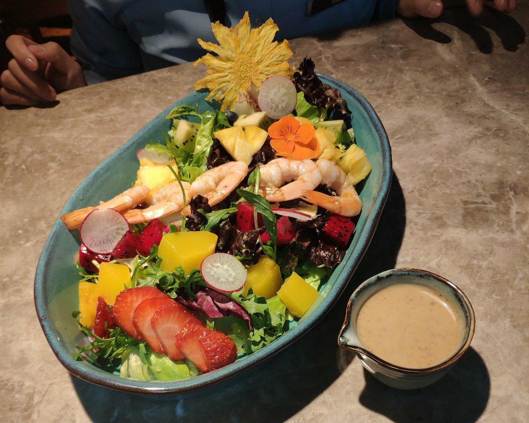 鲜果大虾沙拉的做法