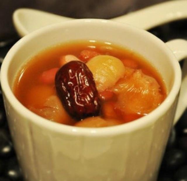 养生食：红枣五味汤的做法
