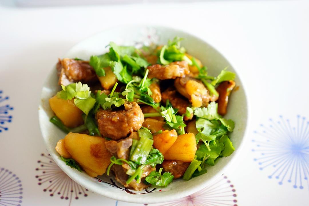土豆烧排骨