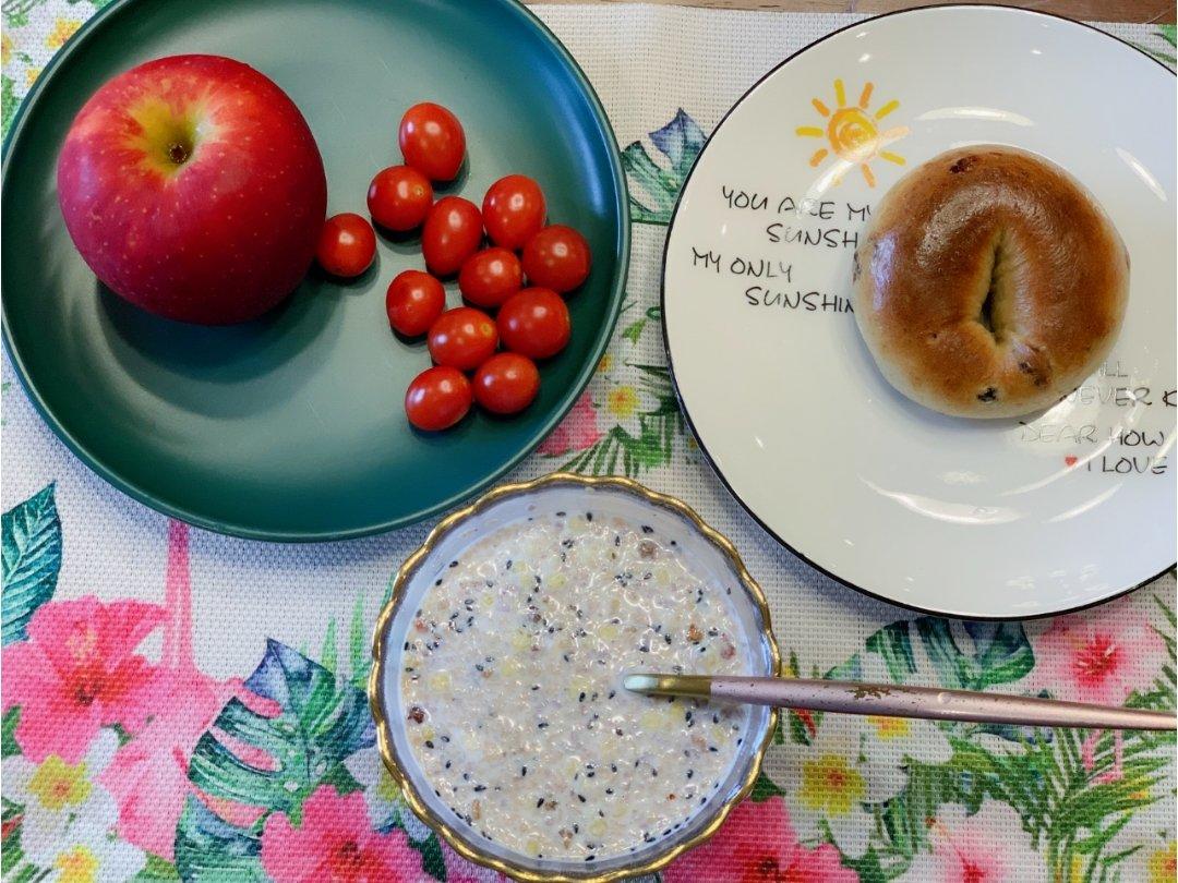 给减肥瘦身党 无糖无油蔓越莓全麦贝果