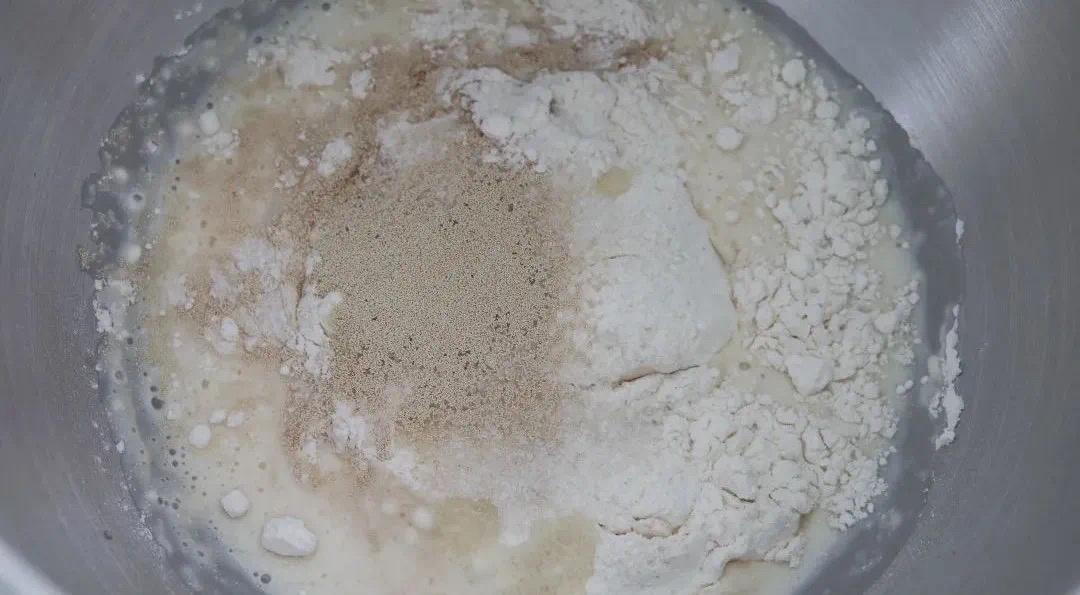 纯奶手撕吐司的做法 步骤1