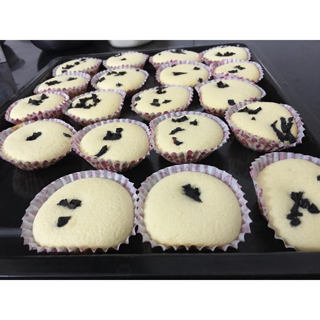 蔓越莓纸杯戚风小蛋糕