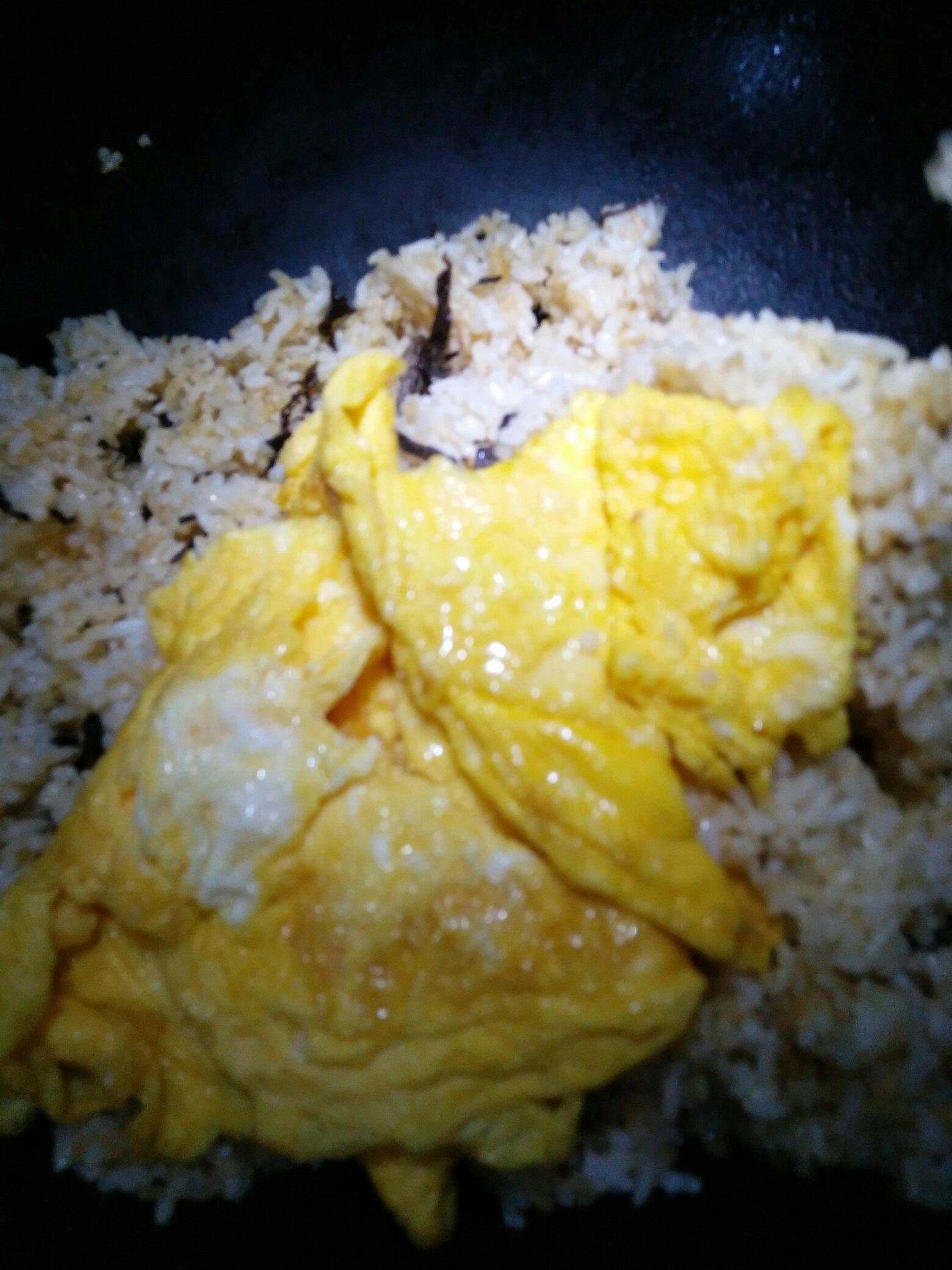 干菜鸡蛋炒饭的做法 步骤8