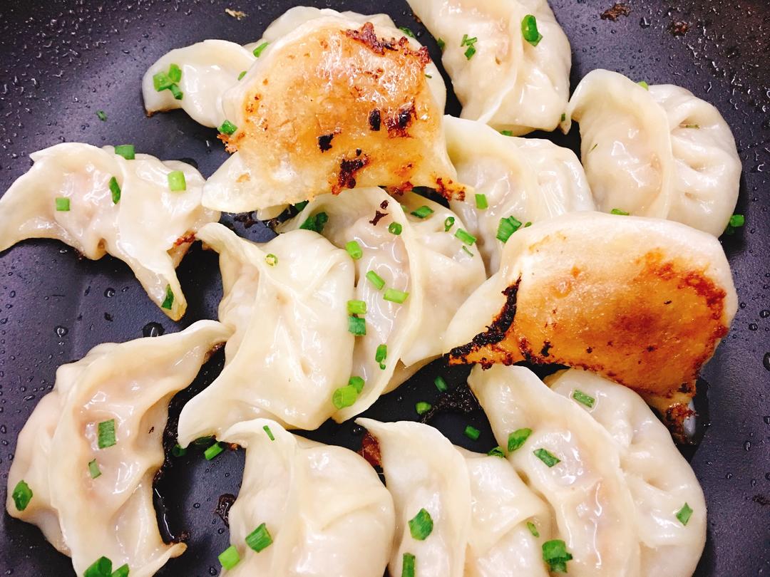 超简单的脆底煎饺的做法