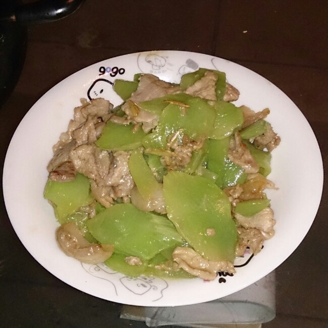 莴笋炒肉片