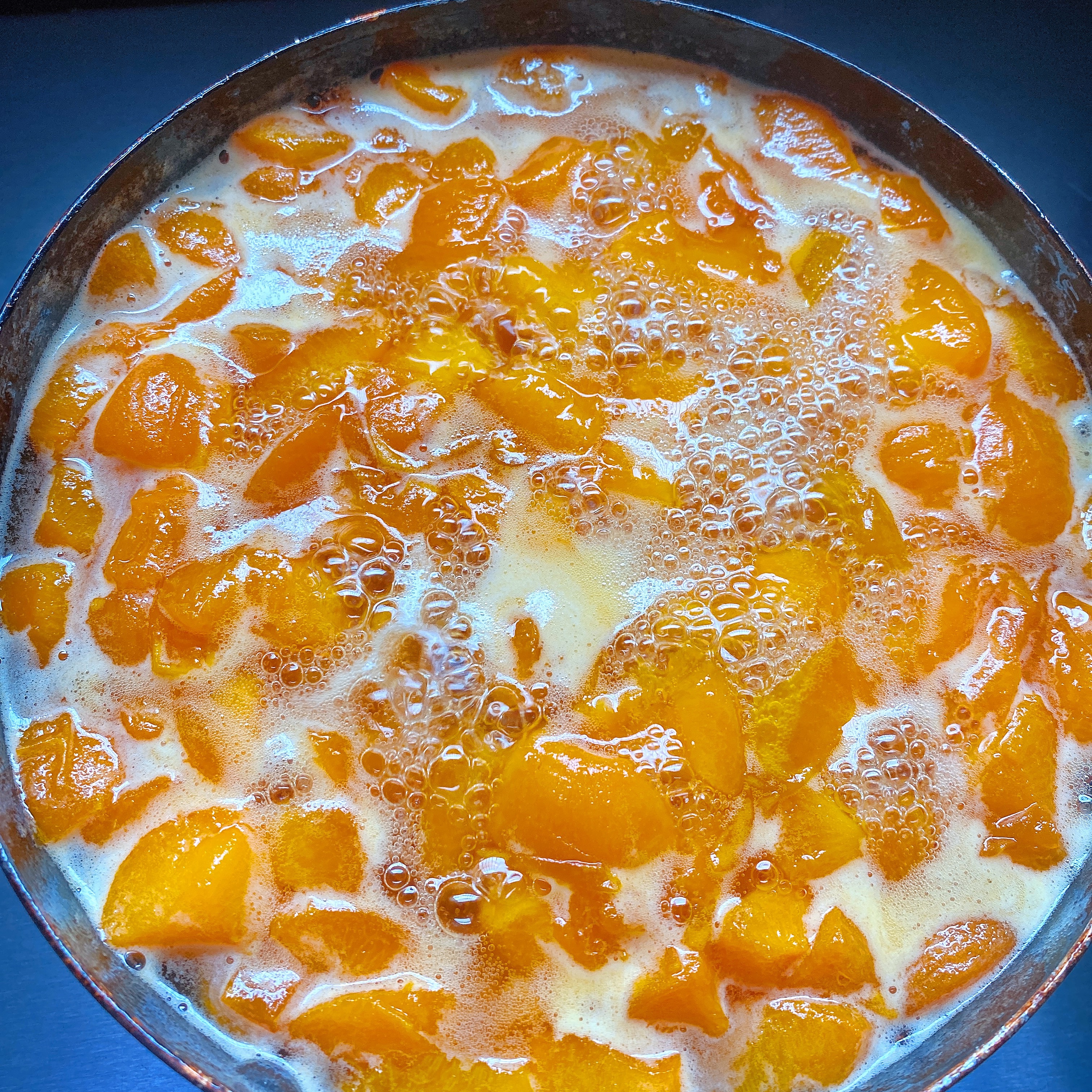 初夏黄杏酱的做法 步骤2
