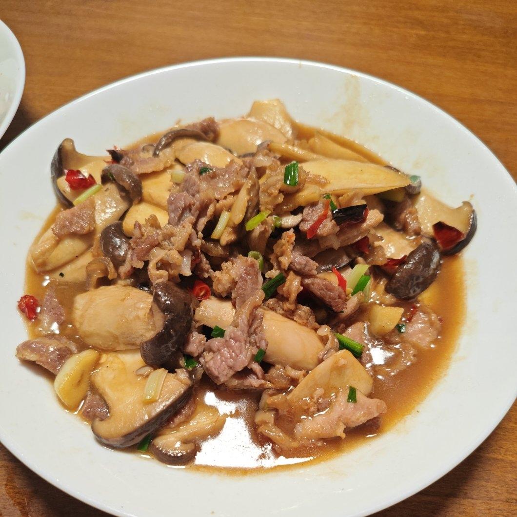 杏鲍菇炒肉