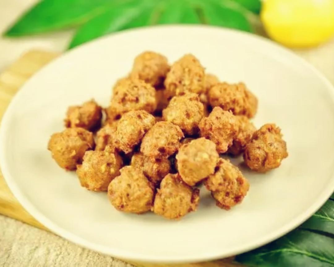 用了十年的炸丸子秘方！外酥里嫩太好吃，窍门竟然这么多的做法