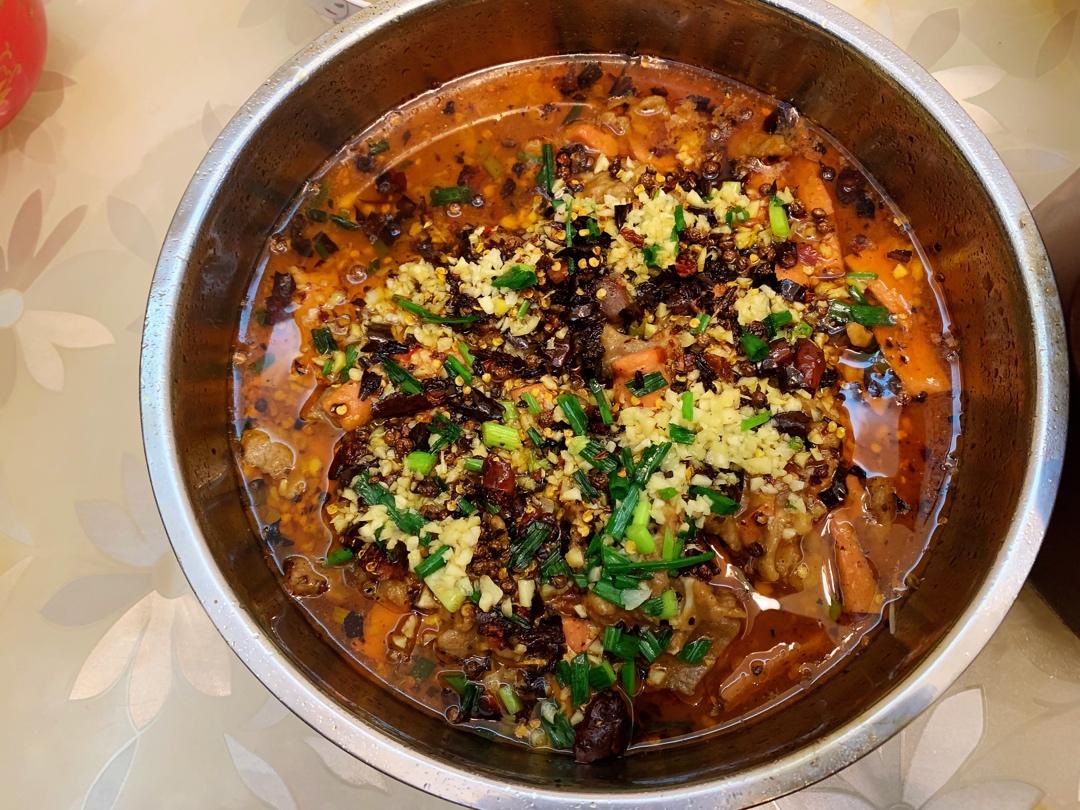厨师长教你：“水煮肉片”的正宗做法，这味道真的很四川