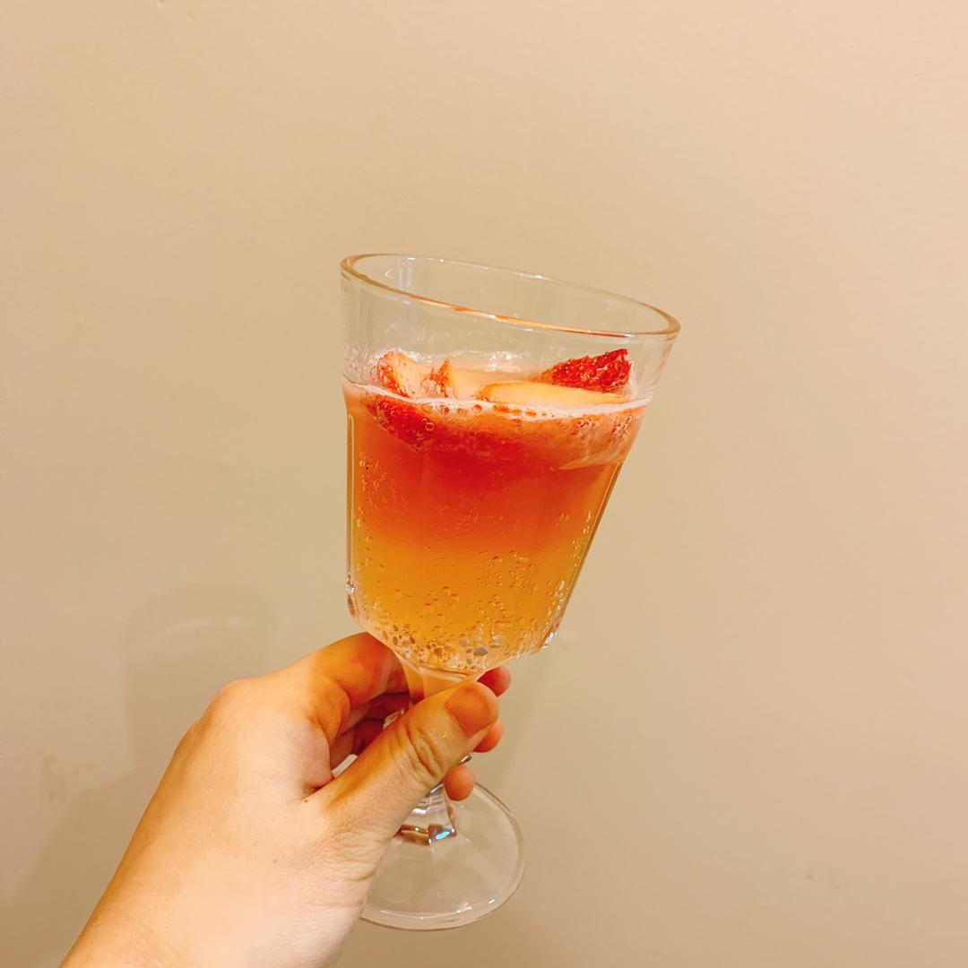 草莓苏打汽水