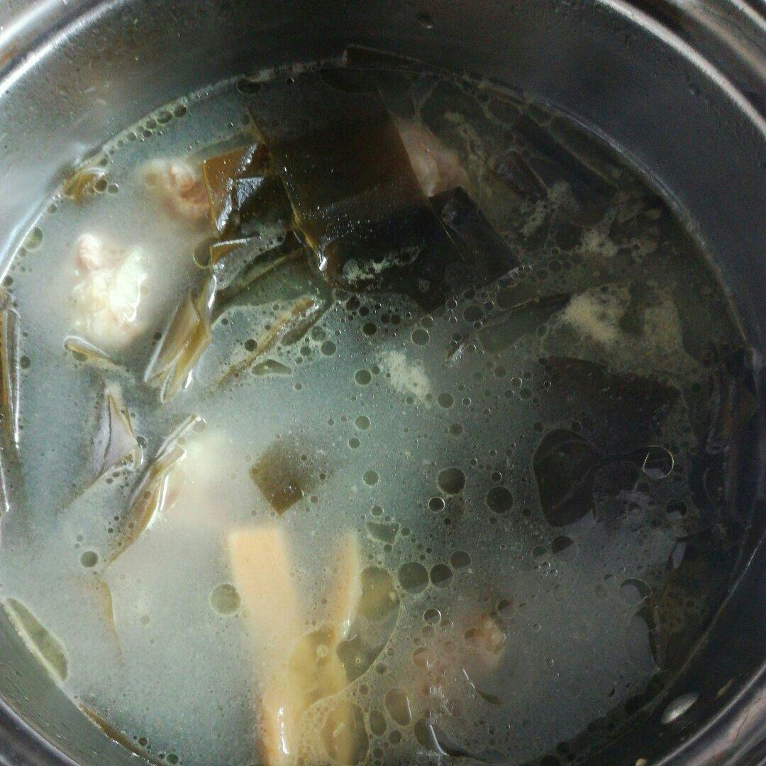 排骨海带汤