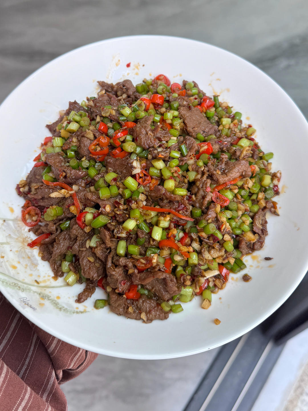 孜然蒜苔牛肉