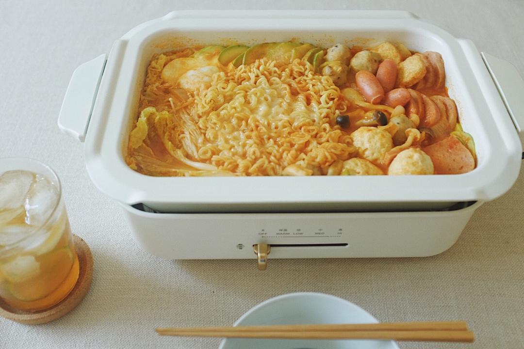 视频【韩国芝士部队锅】香辣美味，不需要厨艺！——松下塔吉锅食谱