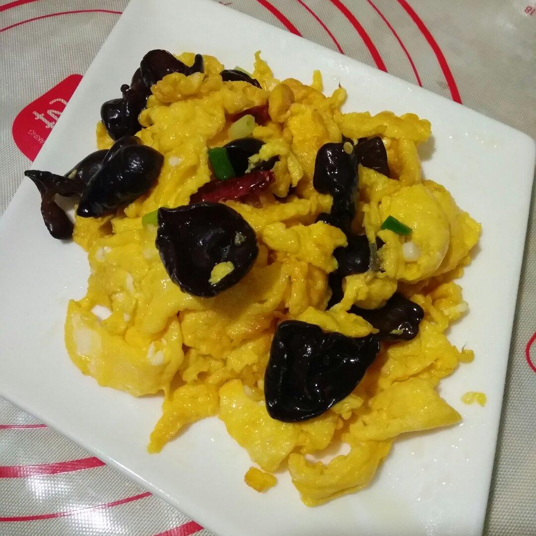 木耳炒鸡蛋