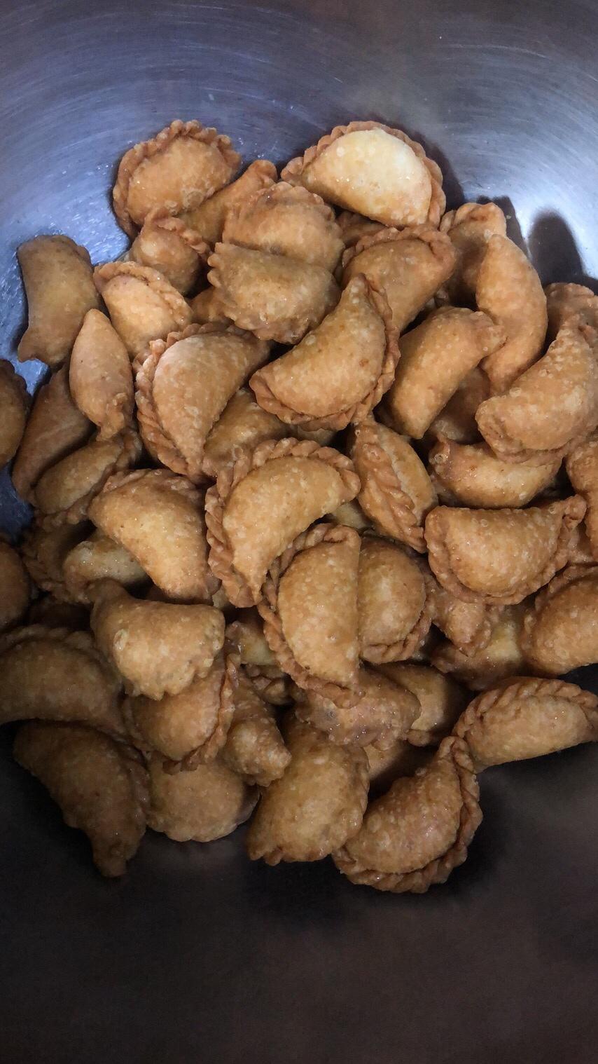 炸核桃酥材料核桃仁白糖淀粉,食用油做法将核桃仁用开水烫软后去除皮