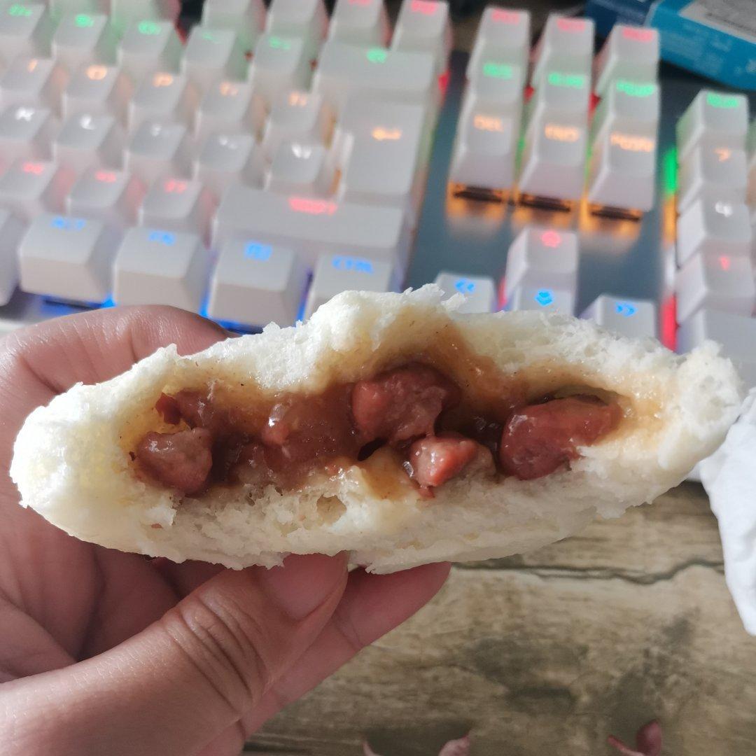 云朵般松软爆浆蜜汁叉烧包