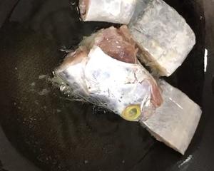 红烧带鱼的做法 步骤2