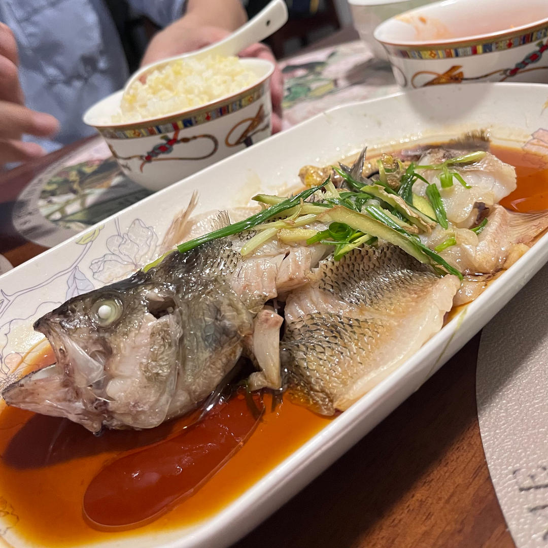 10分钟做 清蒸鲈鱼 （附切鱼图解）