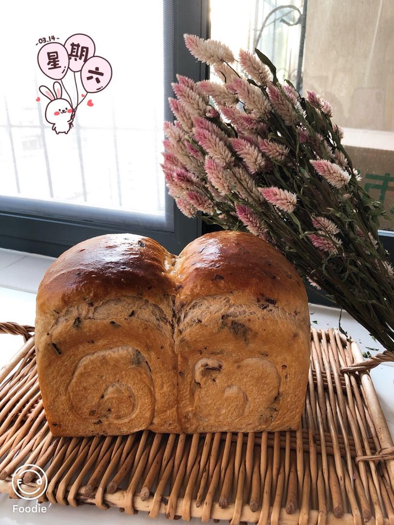 色与香同赋的玫瑰吐司