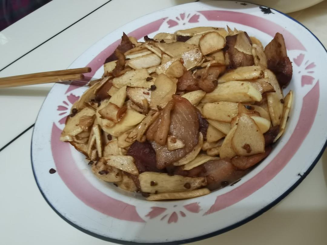 腊肉炒笋