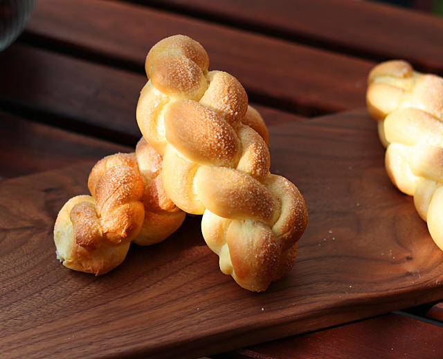 不用油炸的麻花,烤箱版糖霜麻花的做法