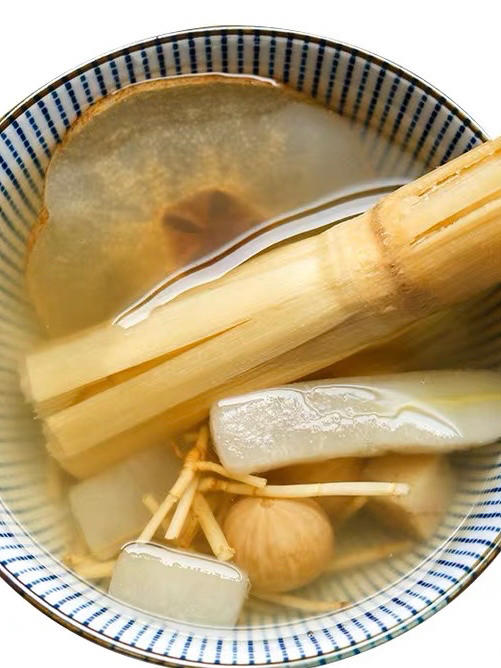 【茅根竹蔗水的做法步骤图,茅根竹蔗水怎么做好吃】哇_好好吃呀_下厨房