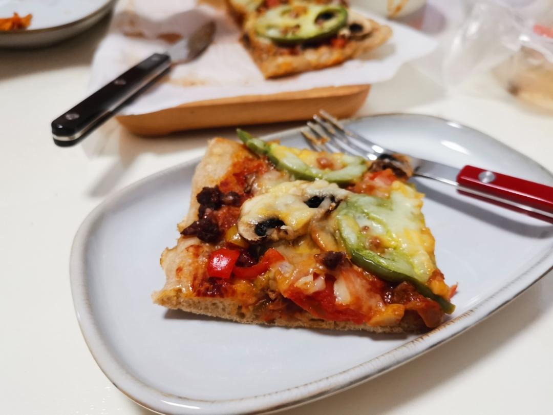 金枪鱼南瓜&番茄迷迭香鸡肉双享全麦薄底披萨【北鼎烤箱食谱】