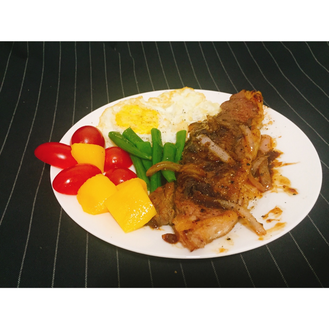 黑椒牛排（配土豆/鸡蛋，意面/蔬菜）