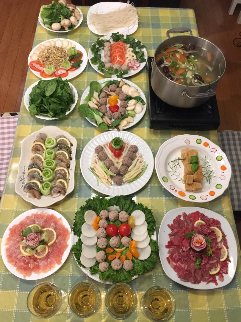 热火朝天的火锅年夜饭