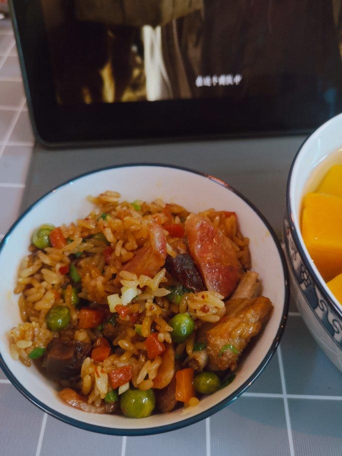 排骨腊肠闷饭