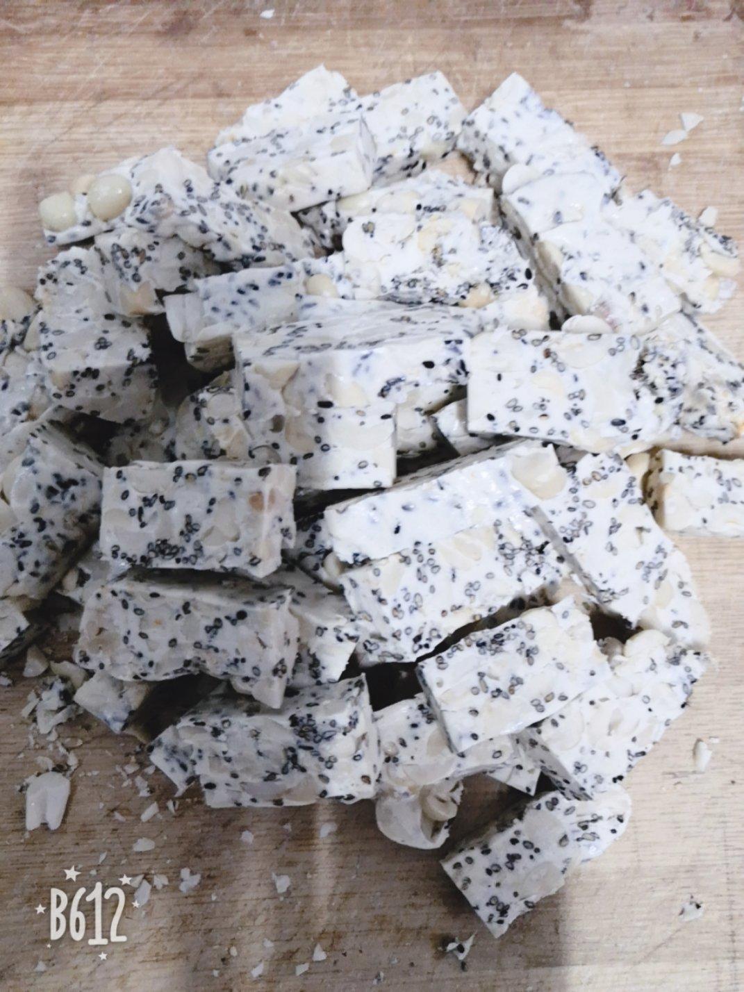 牛轧糖 牛扎糖不甜