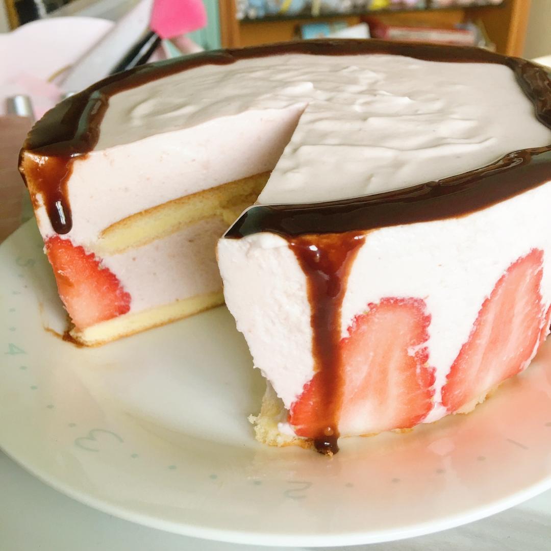 巧克力草莓慕斯蛋糕