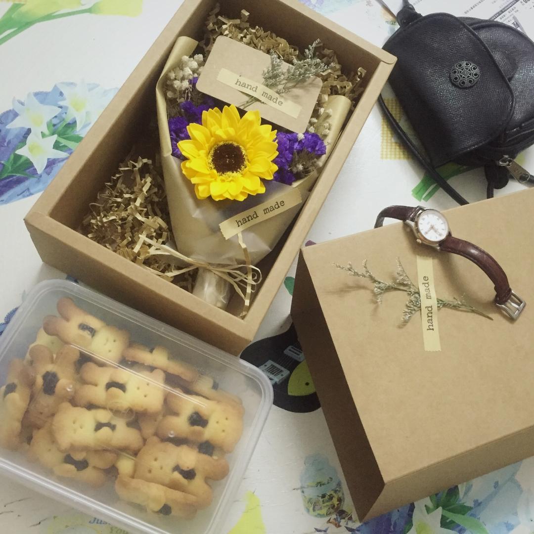 小熊抱杏仁饼干