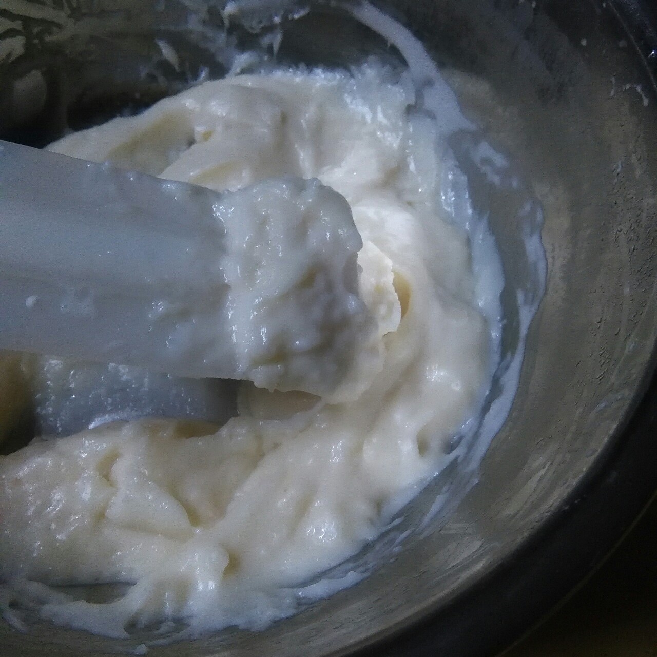 用打发过头的淡奶油做牛奶小方/奶油陷