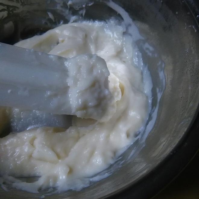 用打发过头的淡奶油做牛奶小方/奶油陷的做法