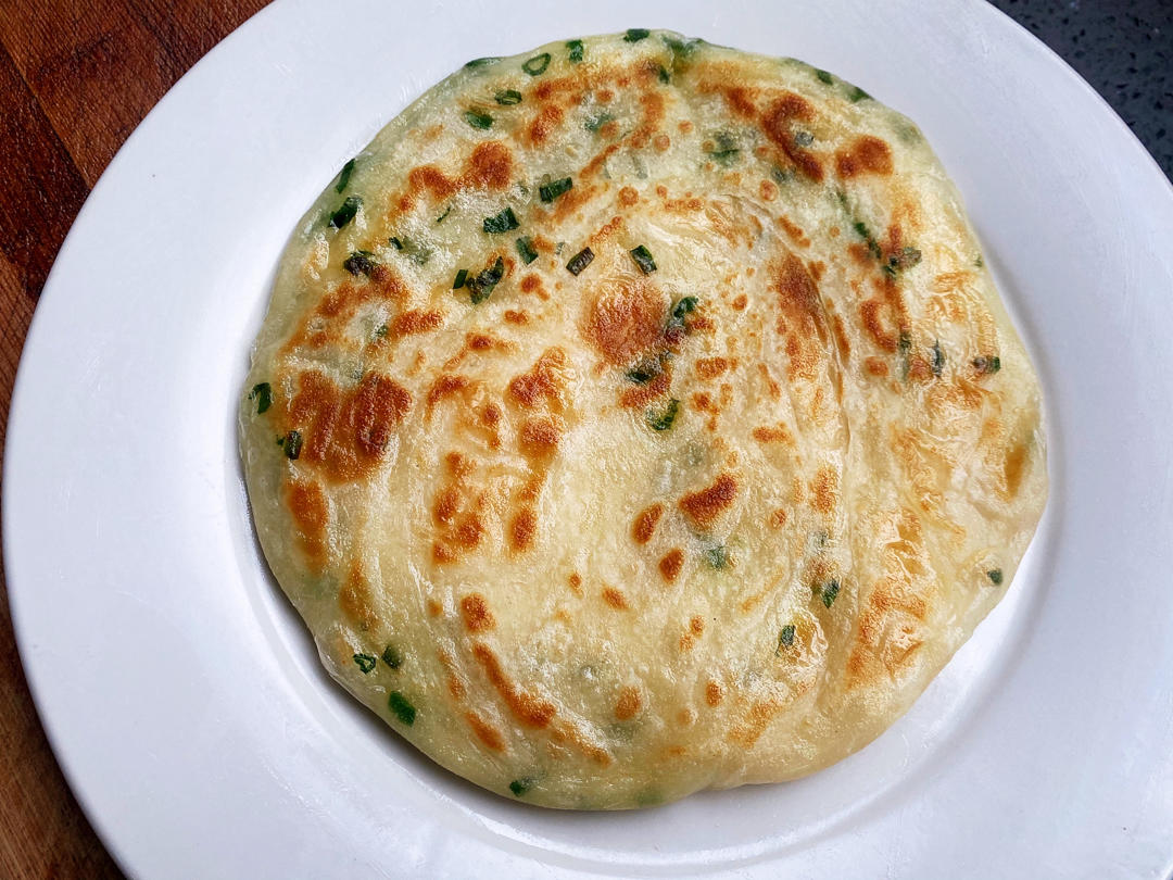 家常葱油饼 柔软多层 凉了也不硬 附细节视频详解