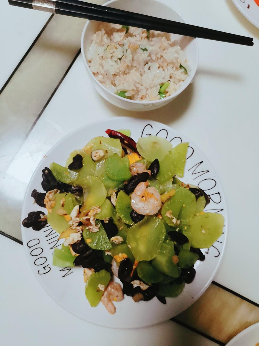 健康低卡家常菜——虾仁莴笋木耳炒蛋【松下分体式饭煲 】