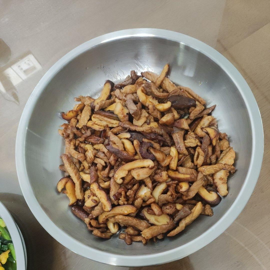 下饭神器 - 香菇炒肉 香菇炒肉丝