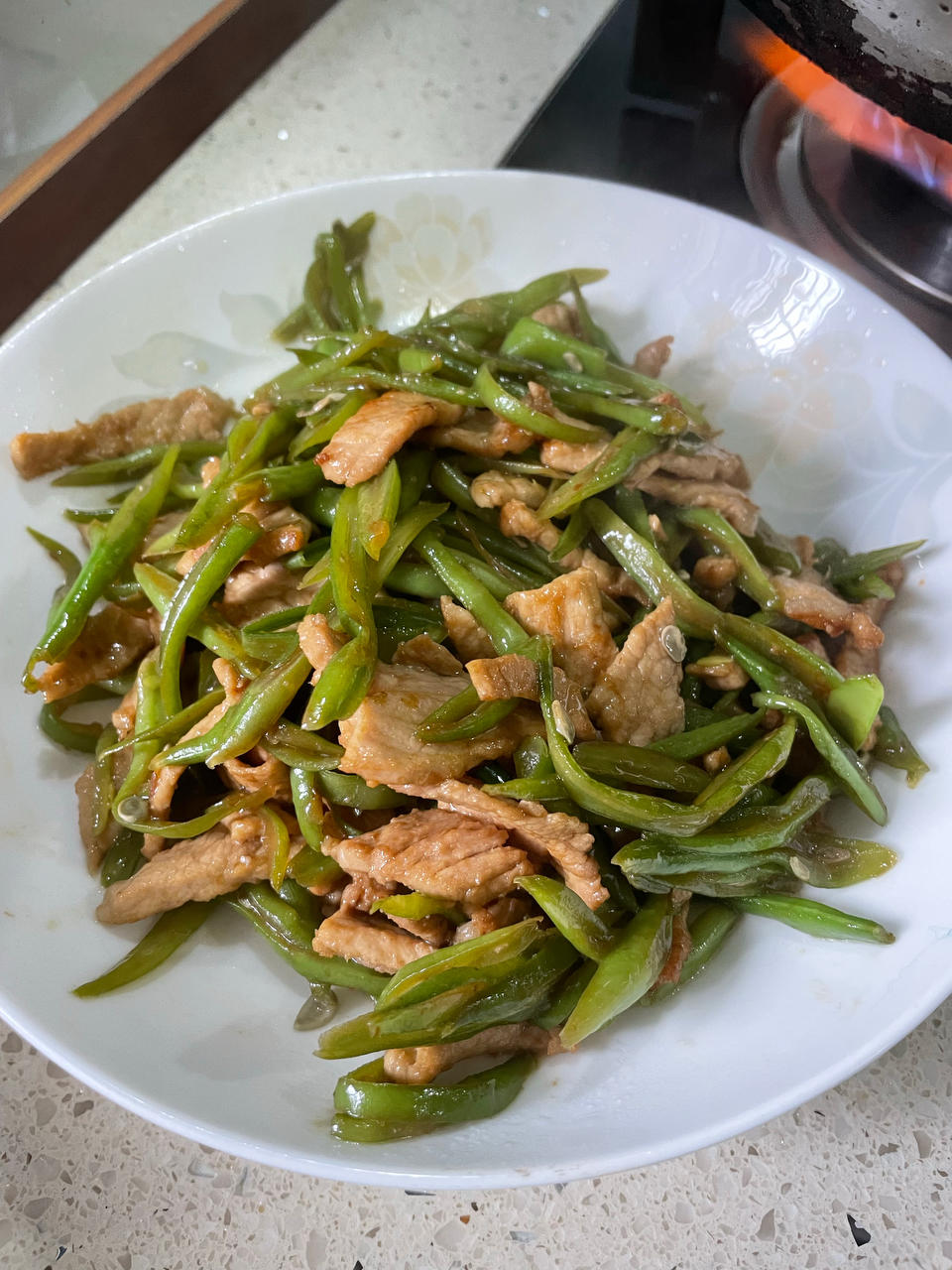 炒肉就得嫩—豆角炒肉（四季豆）
