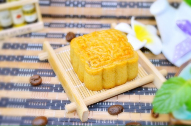 广式月饼——蛋黄莲蓉月饼