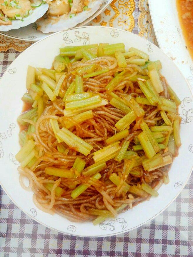 芹菜炒粉条