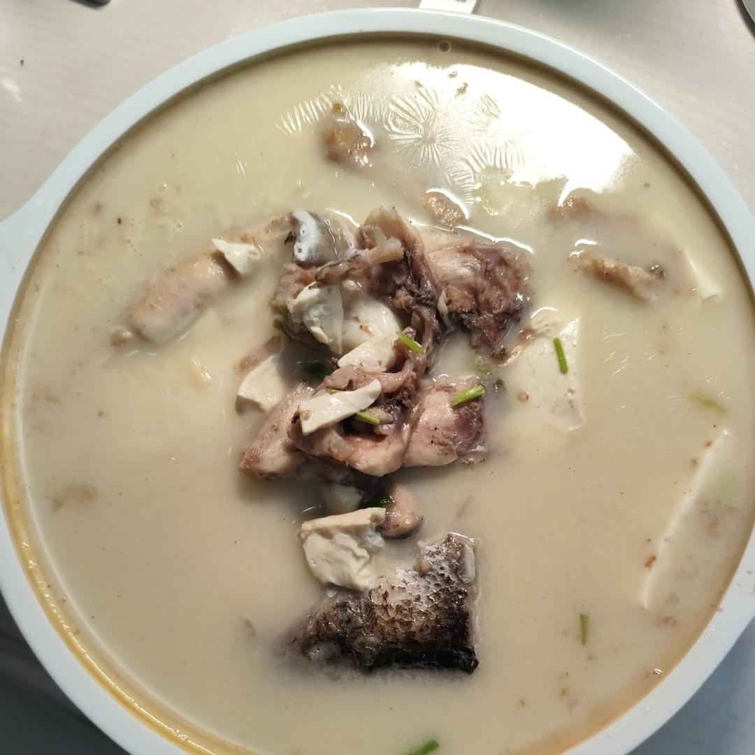 鱼头豆腐汤