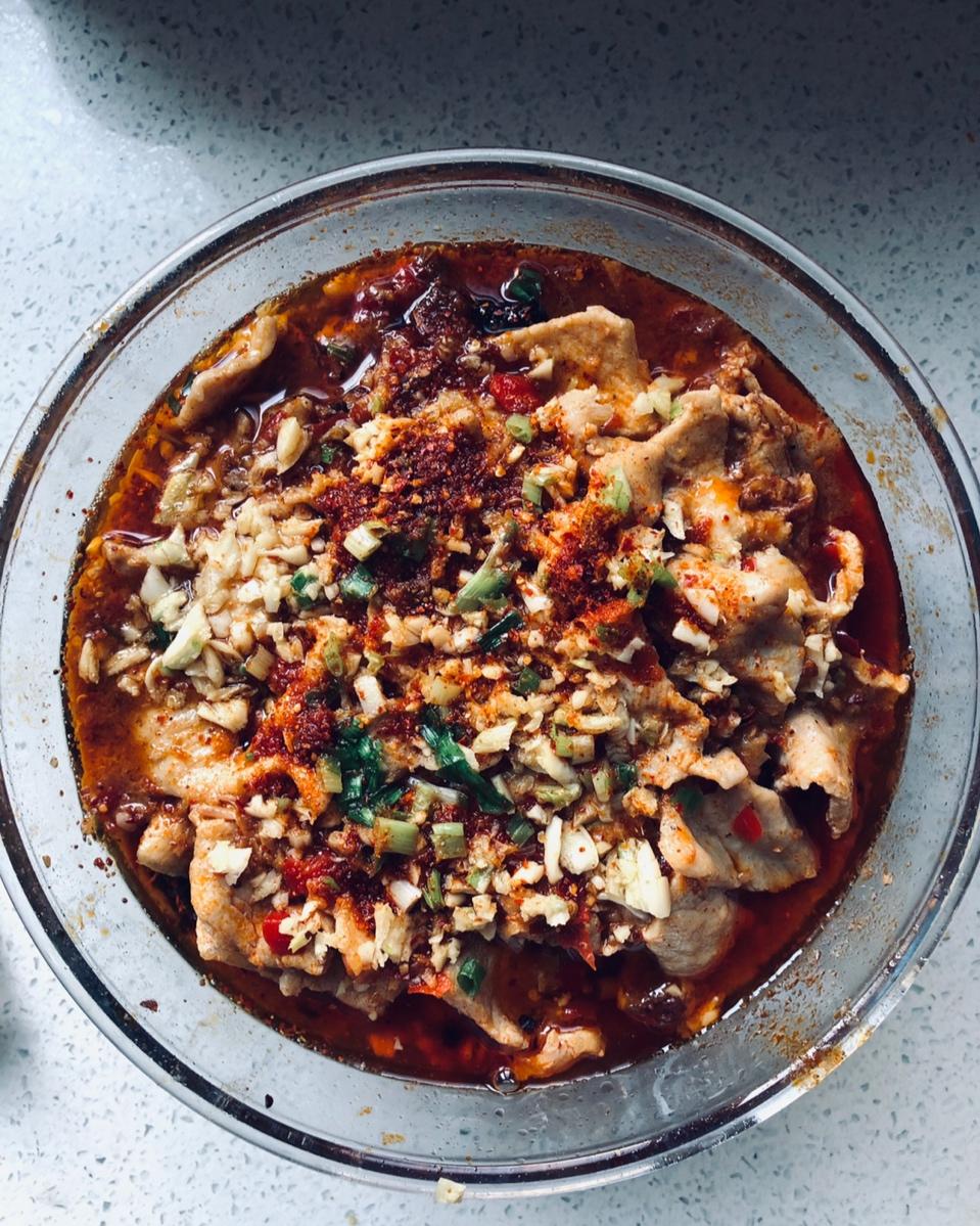 厨师长教你：“水煮肉片”的正宗做法，这味道真的很四川