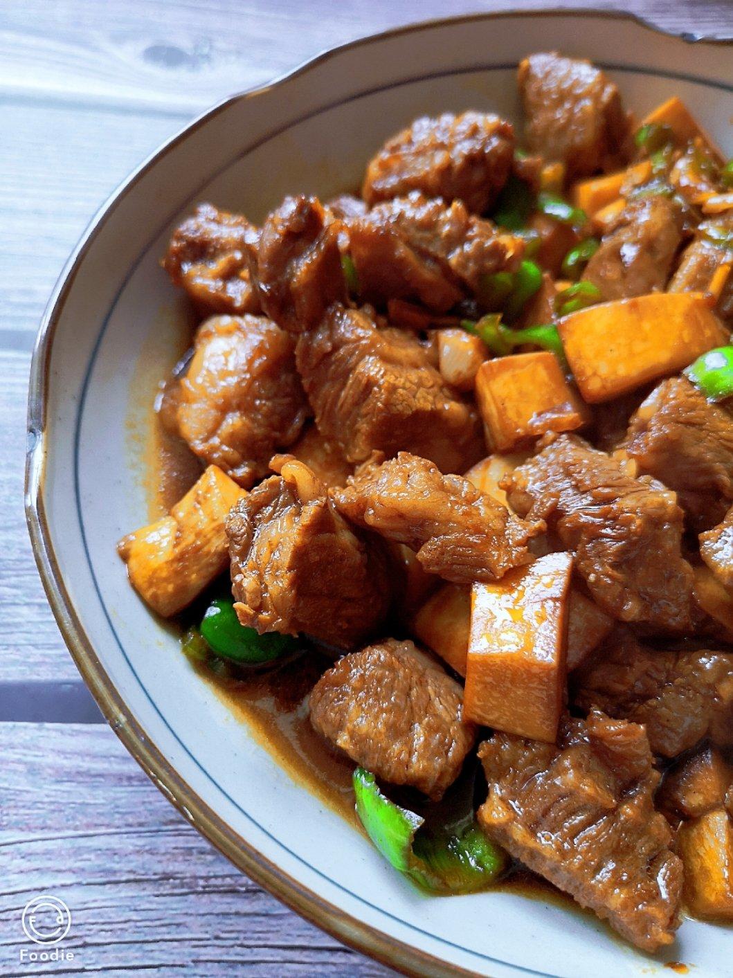 【黑椒杏鲍菇牛肉粒】