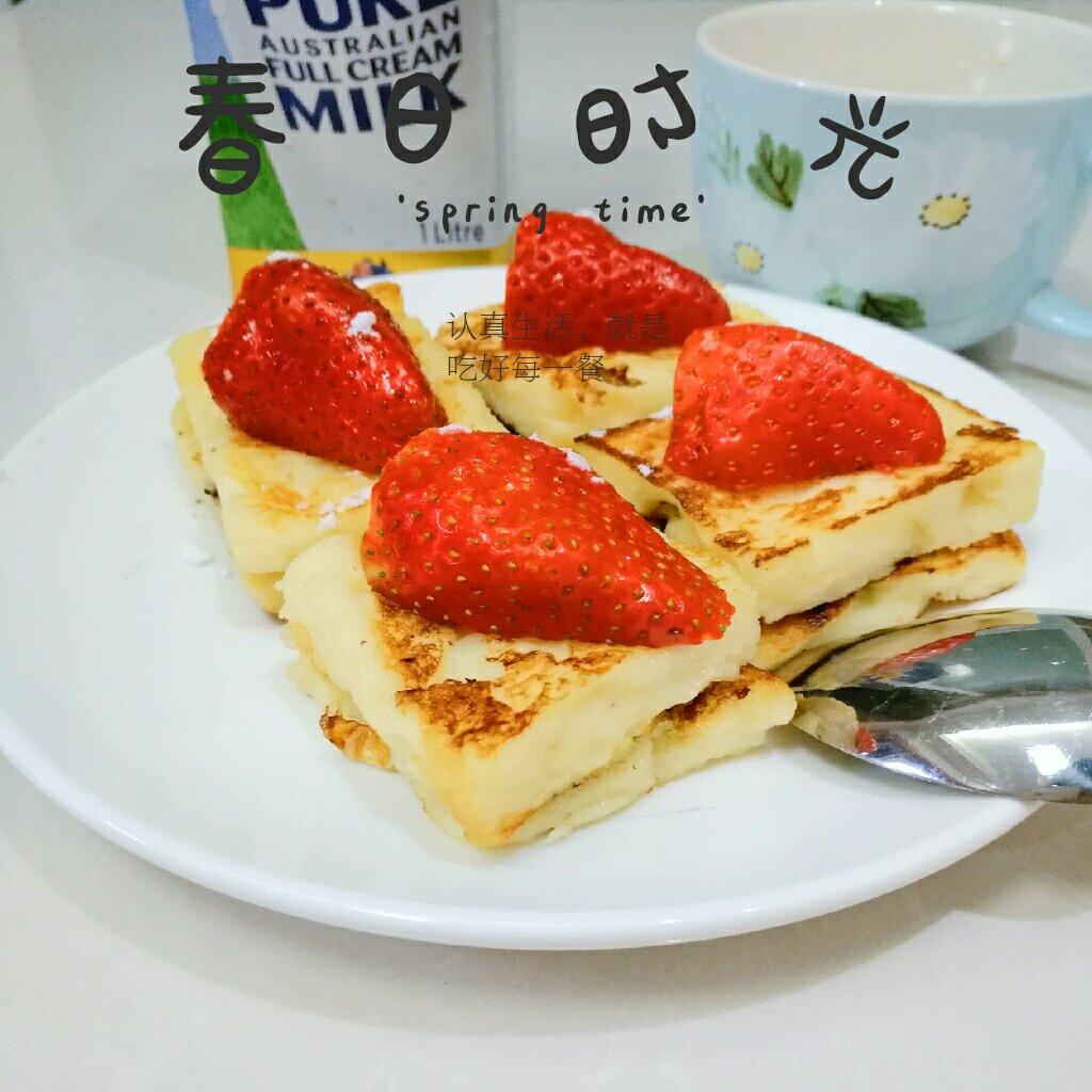 草莓法式吐司