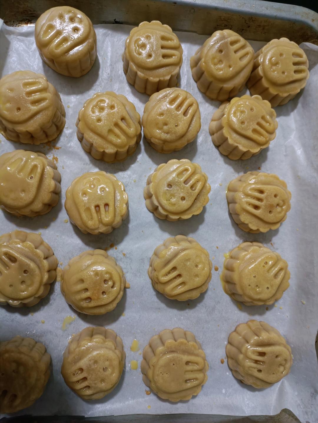 广式月饼—蛋黄莲蓉月饼