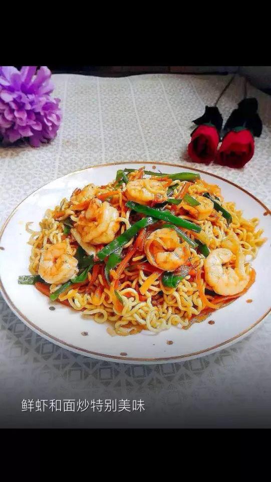 【鲜虾方便面的做法步骤图,鲜虾方便面怎么做好吃】手机用户8005_in2j