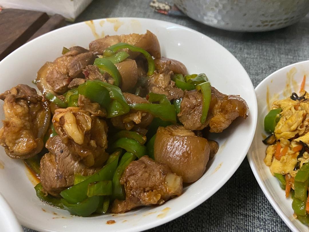 青椒炒蹄膀